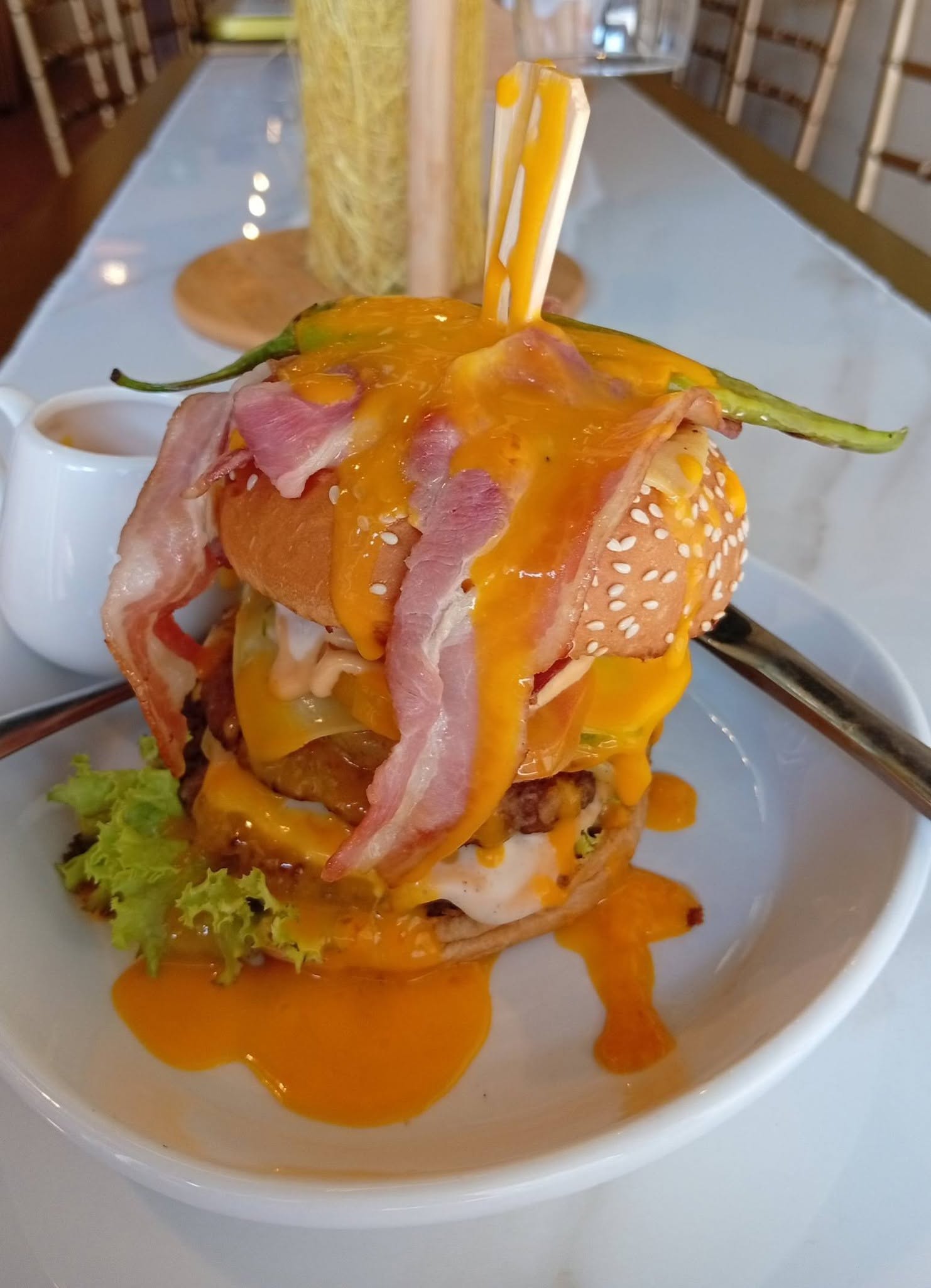 HOT AND SPICY E.U.T. BURGER