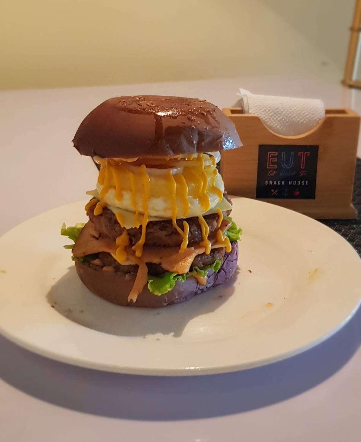 EUT Signature Burger